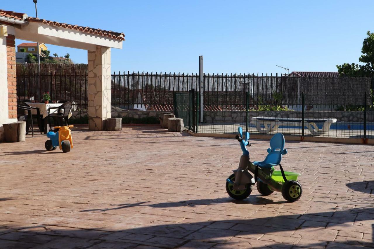 Casa Rural Las Eras Valdelaguna エクステリア 写真